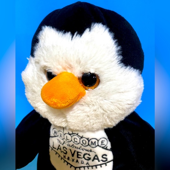 PENGUIN LAS VEGAS PLUSH WELCOME ICONIC SIGN EMBROIDERED POUCH ON HIS BACK SOFT - Picture 6 of 10
